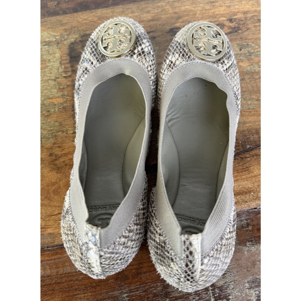 Tory Burch Reva Ballet Flats Haircalf Snakeskin Print Leather Shoes 7.5M Gold - Picture 8 of 16